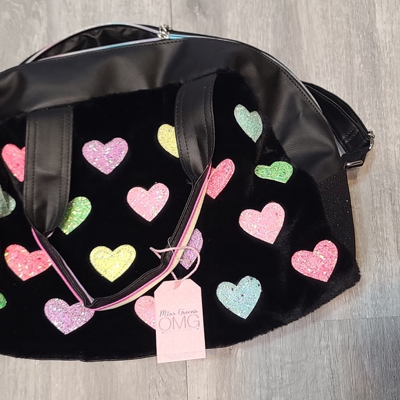 Miss Gwen's OMG Accessories Plush Heart-Patched Medium Duffle Bag NWT - Picture 2 of 4